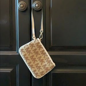 NWOT Michael Kors wristlet